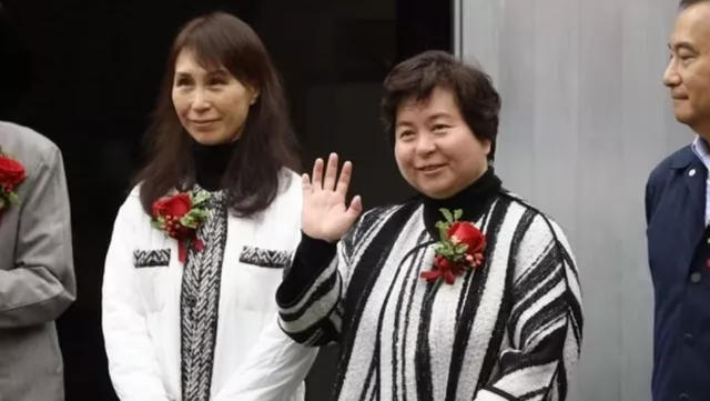 何超琼为妹妹办追思会!赌王家族到场送别