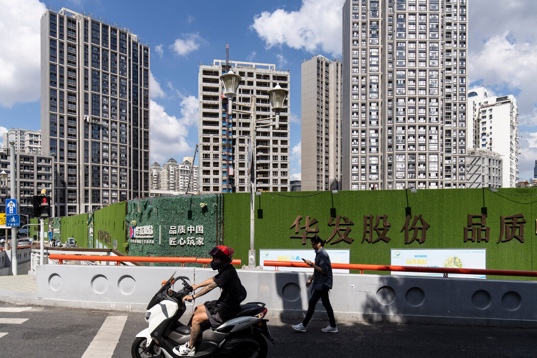 分析师在上海和深圳看到了房地产市场回暖的迹象，这得益于购房者更容易获得低成本抵押贷款。