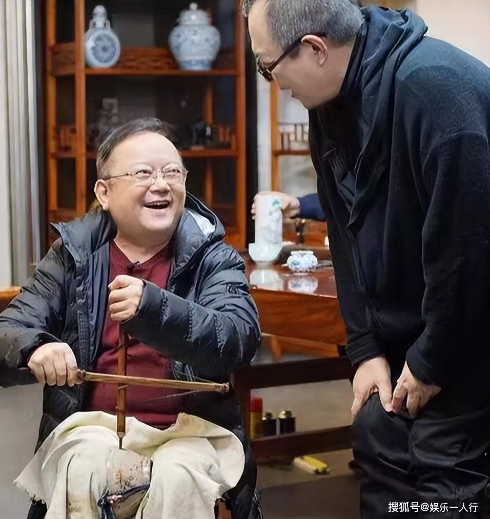 王刚清空账号,卖四合院引猜测