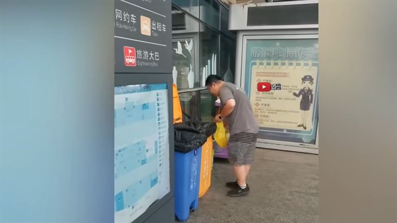 应志宏高调入籍中国不到一年,疑似被直击沦落捡回收维生。 (图/翻摄自九酱YT)
