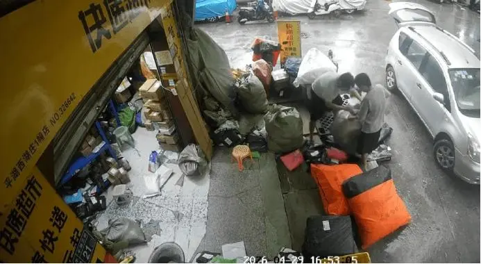 他们被“仅退款”逼到拉黑人口大省 他们被“仅退款”逼到拉黑人口大省