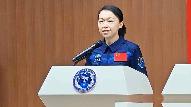 妻子上太空， 黎家盈丈夫迁居北京照顾3孩子