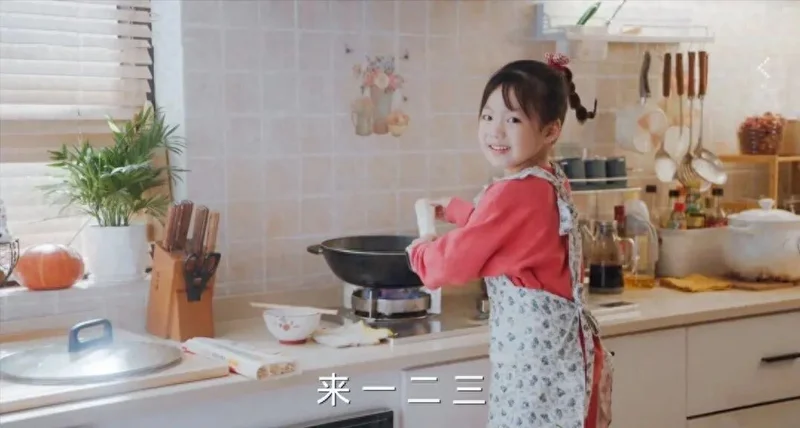 疯狂晒娃的父母们，正制造“原生家庭创伤”?