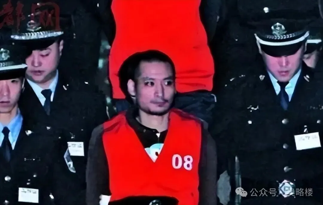 “重庆一姐男宠”：1米82肌肉发达，被抓后翻脸