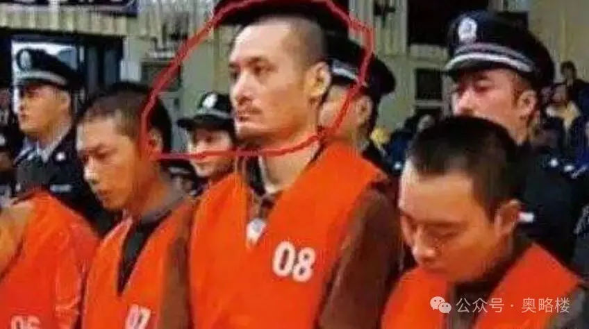 “重庆一姐男宠”：1米82肌肉发达，被抓后翻脸